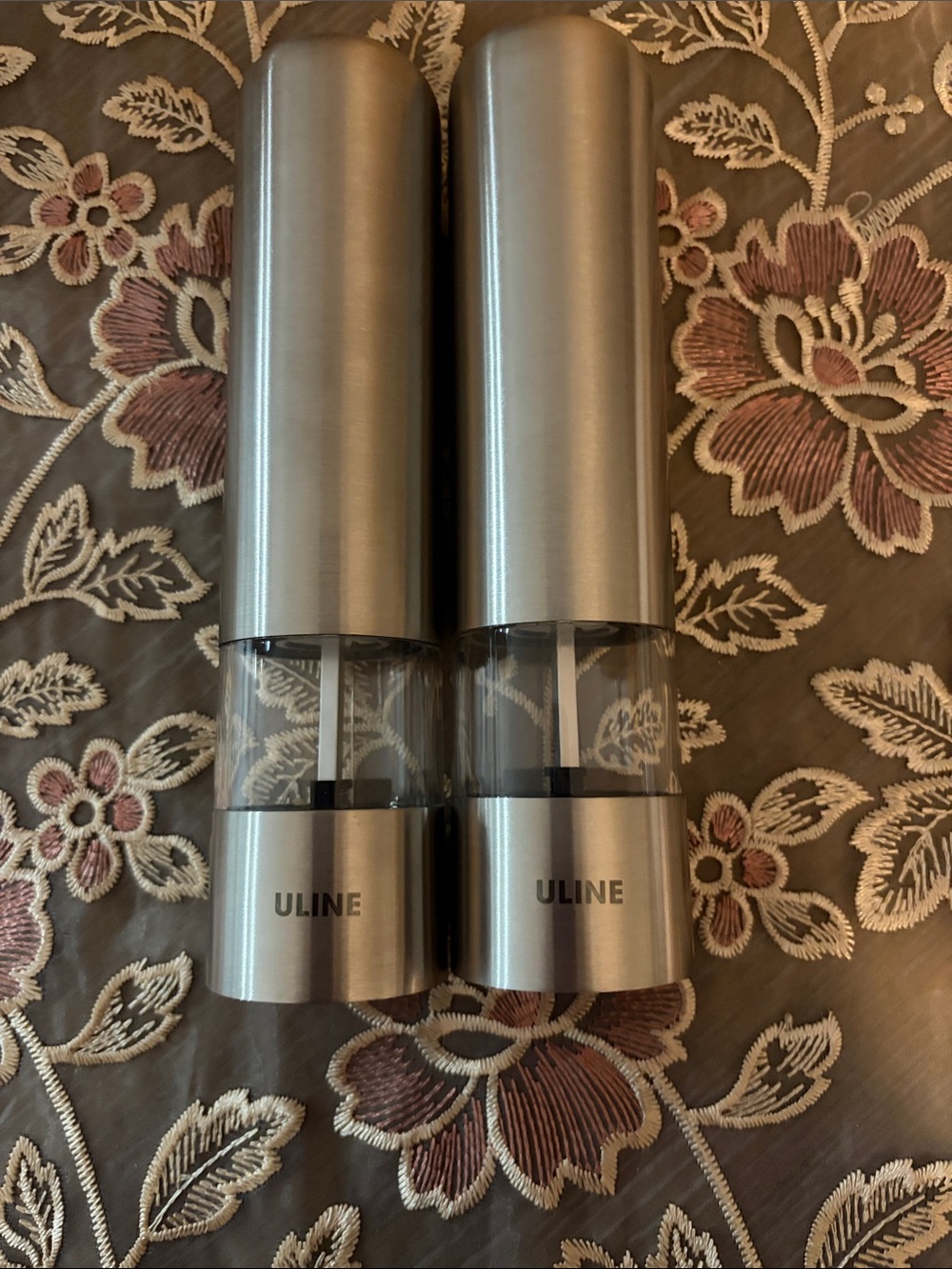 ULINE Silver Electric Salt and Pepper Grinder Set